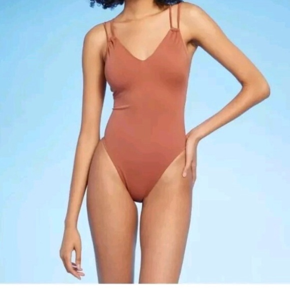 **Shade & Shore Brown One-Piece Swimsuit – Women’s Size Medium**